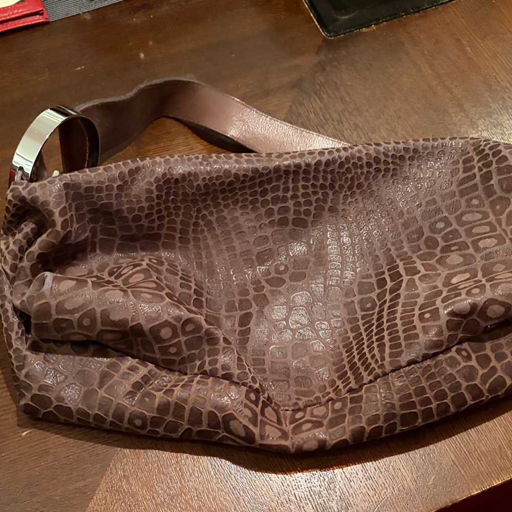 Prune Brown Crocodile Pattern Leather Handbag - Picture 5 of 7